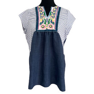 Hailey & Co‎ Blue Embroidered Top Size Large